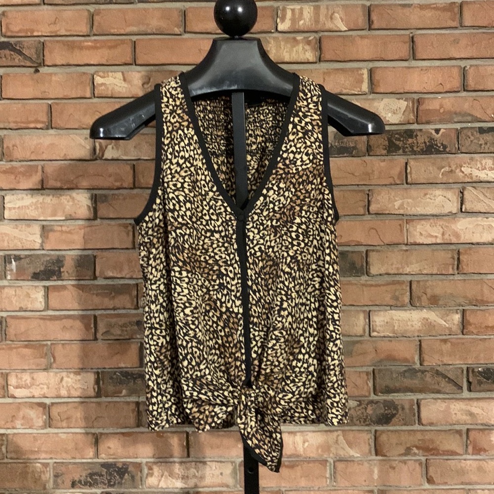 Sleeveless leopard print blouse with black trim size small
